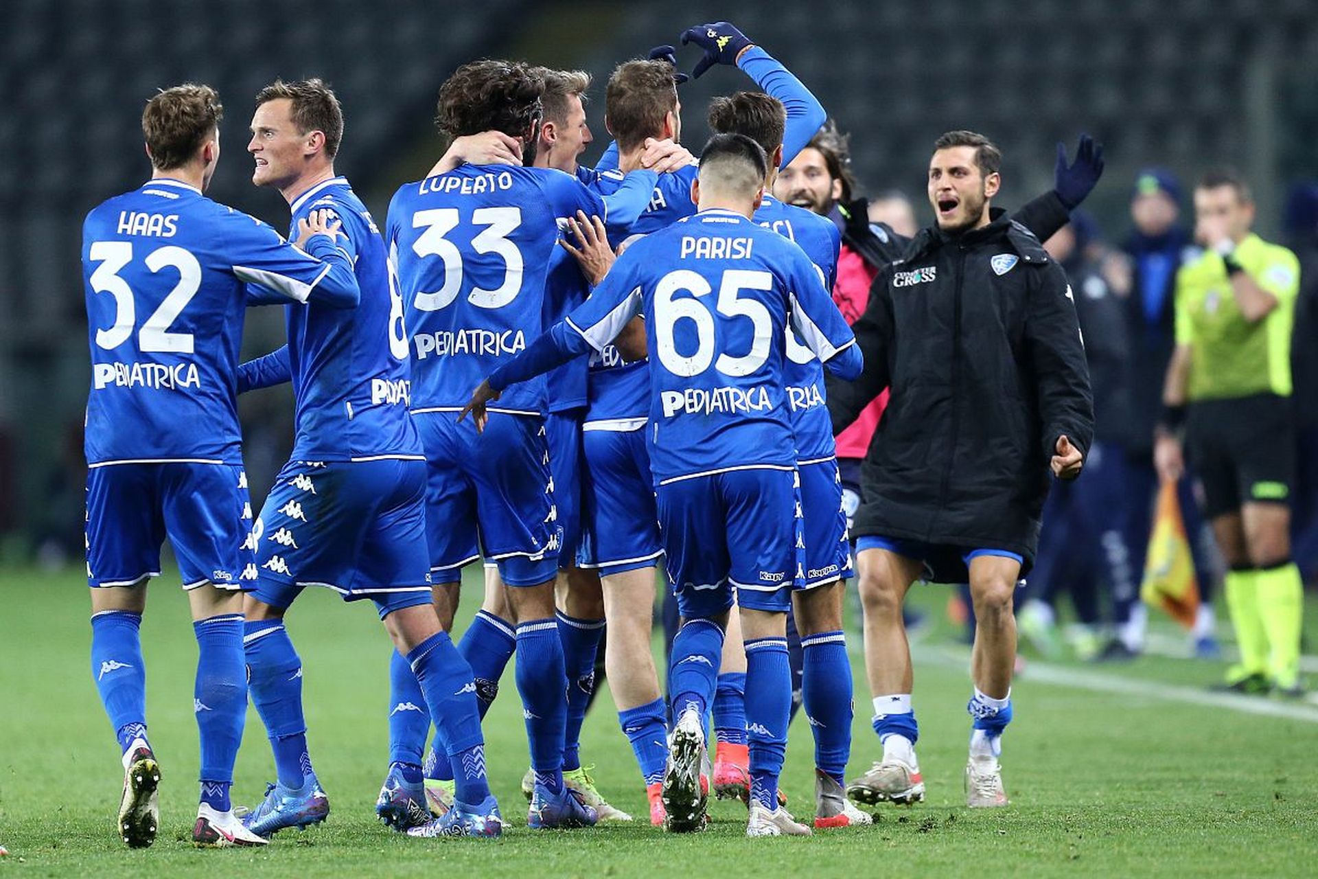 在球场上掌 在球场上掌